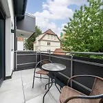 Smartliving Boardinghouse - 24h Check In アパートホテル ビーレフェルト