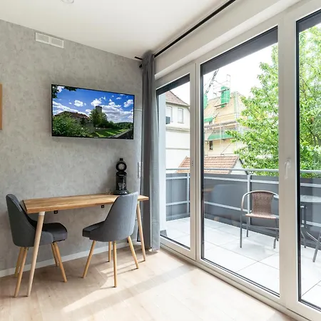 Smartliving Boardinghouse - 24h Check In בילפלד